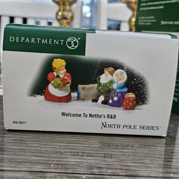 Department 56 Welcome To Nettie's B&B - Picture 5 of 7